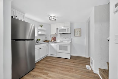 1507 Elmore Ave (Interior)-8