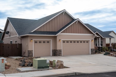 1752 NW Upas Ave, Redmond, OR 97756 - photo 3