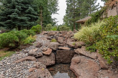 batch_03Water feature left sideGreen Lak
