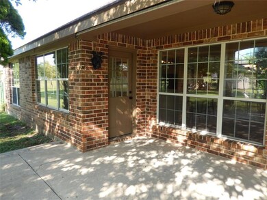 123 Fossil Rock Dr, Azle, TX 76020 - photo 5