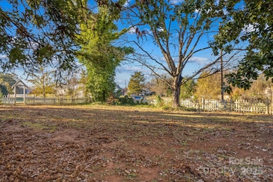 131 Loop St, Mocksville, NC 27028 - photo 5