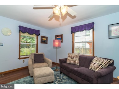 937 Pine Ct, Perkasie, PA 18944 - photo 3