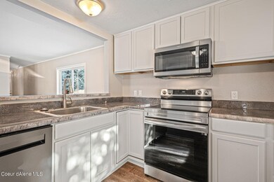 Fully Remodeled Kitchen