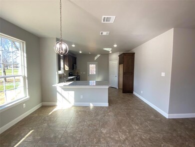 653 Dewey St, Cleburne, TX 76031 - photo 6