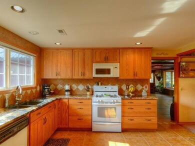 61265 Killowan Dr, Bend, OR 97702 - photo 6