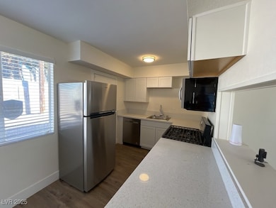 Cozy kitchen with plenty of counterspace
