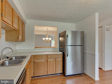 12512 Willow Spring Cir, Germantown, MD 20874 - photo 6