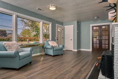 709 Beall Ln, Central Point, OR 97502 - photo 3