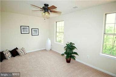 1927 Winslow Ct, Woodbridge, VA 22191 - photo 3