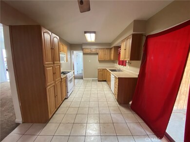 16333 Lorene Dr, Victorville, CA 92395 - photo 4