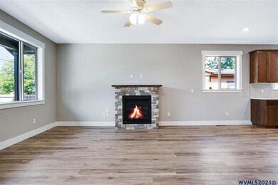 3154 5th St, Hubbard, OR 97032 - photo 5