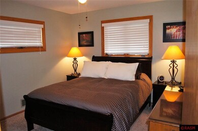 1322 N Jefferson St, New Ulm, MN 56073 - photo 4