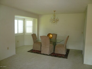 Formal Dining w/Bay Window