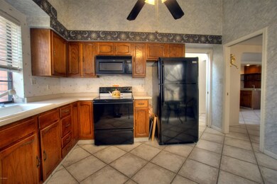 6 - Kitchen