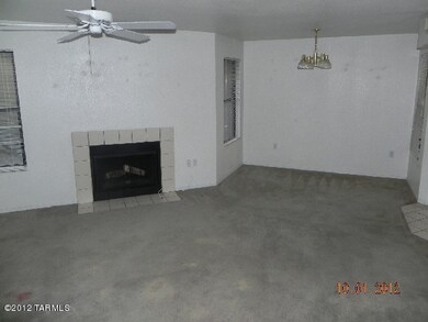 Living Room/Dining Area