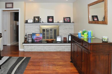 Front Room Entry21 (1)