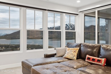 007_442_e_overlook_lp_hideout_hdr023_599