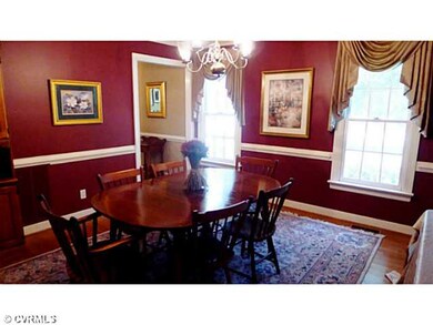Dining Room - A nicely sized Dining Room.