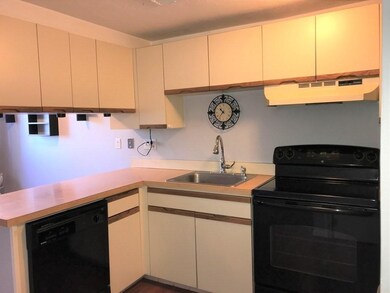 280 Village St unit H2, Medway, MA 02053 - photo 4