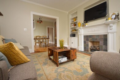 Living Room (2)