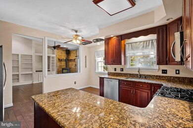 216 Chestnut St, Runnemede, NJ 08078 - photo 5