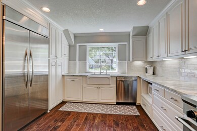 13730 Barryknoll Ln, Houston, TX 77079 - photo 6