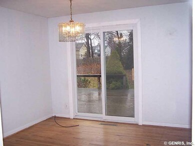 Dining Room. Sliding Door to deck.
