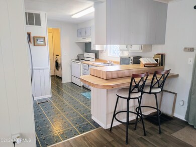 Kitchen/Bar