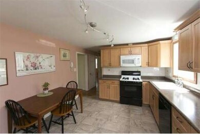 56 Gail Ann Rd, Billerica, MA 01821 - photo 5