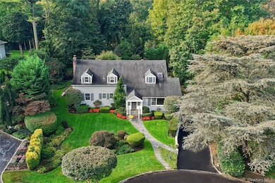 4 Kimson Ct, Manhasset, NY 11030 - photo 2