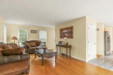 31 Colleens Way, Attleboro, MA 02703 - photo 6