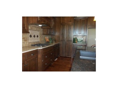 Granite Kitchen / Gas Range  Walk-in Pantry