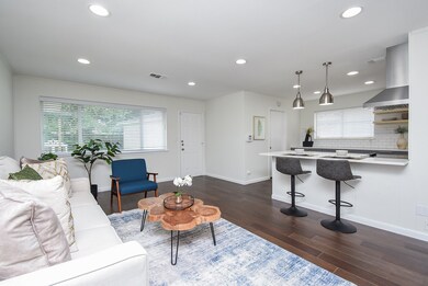 915 Carlingford Ln, Houston, TX 77079 - photo 2