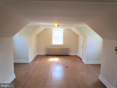 933 York Ave, Lansdale, PA 19446 - photo 4