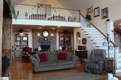 w/loft Area