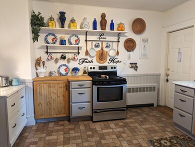 562 1st Ave, Berlin, NH 03570 - photo 4