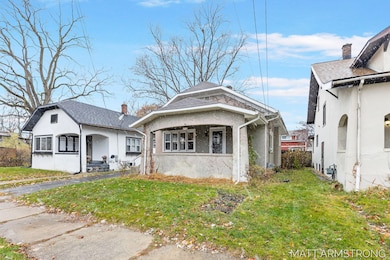 321 Knapp St NE, Grand Rapids, MI 49505 - photo 2