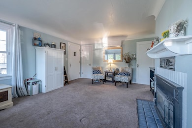 1005 4th St-5