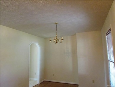 6801 Mason Woods Dr, North Chesterfield, VA 23234 - photo 3