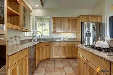 Great Kitchen!