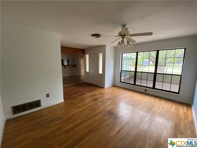 2401 Crescent Dr, Copperas Cove, TX 76522 - photo 6