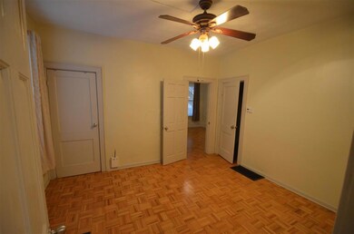 Middle Room.JPG