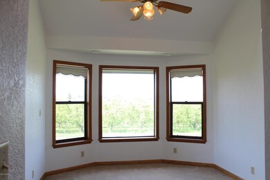 8-DiningRoom