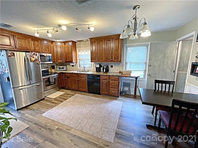 5097 Clearview Ct, Conover, NC 28613 - photo 5