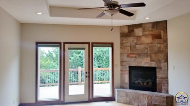 1124 SW Red Oaks Ct, Topeka, KS 66615 - photo 6