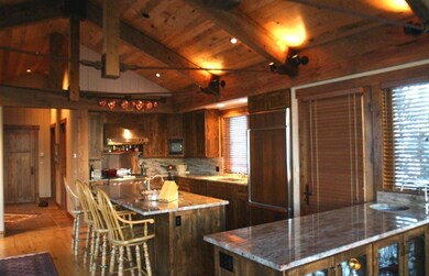 KITCHEN WITH COUNTER SEATING