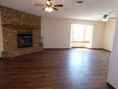 209 Shadow Mountain Dr, Alamogordo, NM 88310 - photo 3