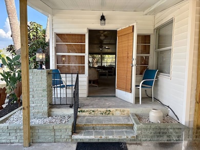 978 Guadalupe E, Venice, FL 34285 - photo 4