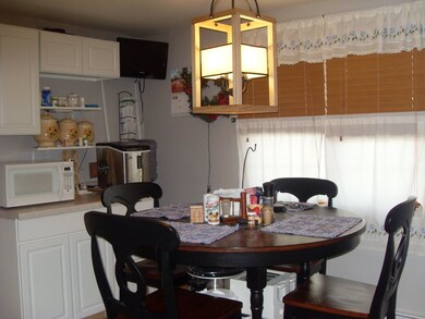 912 Phillip St, Auburn, IN 46706 - photo 7