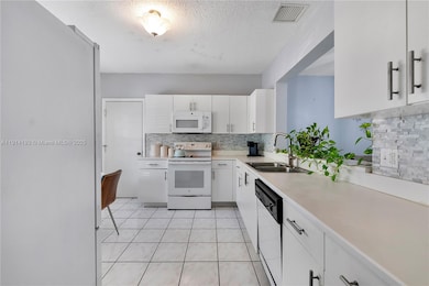 6004 Red Plum Ct unit 480, Tamarac, FL 33321 - photo 4